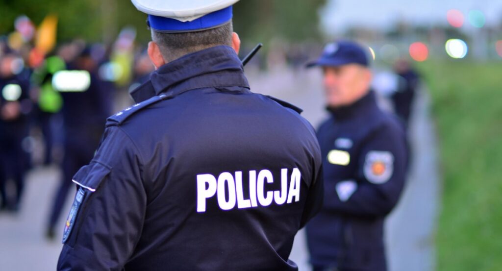 Nocna akcja ratunkowa w Grajewie: 14 policjantów poszukiwało pobitego mężczyzny